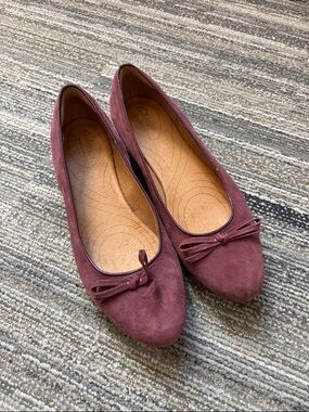 Clarks Burgundy Suede Bow Ballet Flats